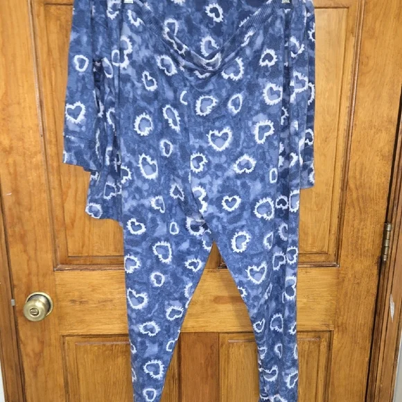 Cuddl Duds Navy and White Heart Pajama Set - Picture 4 of 6